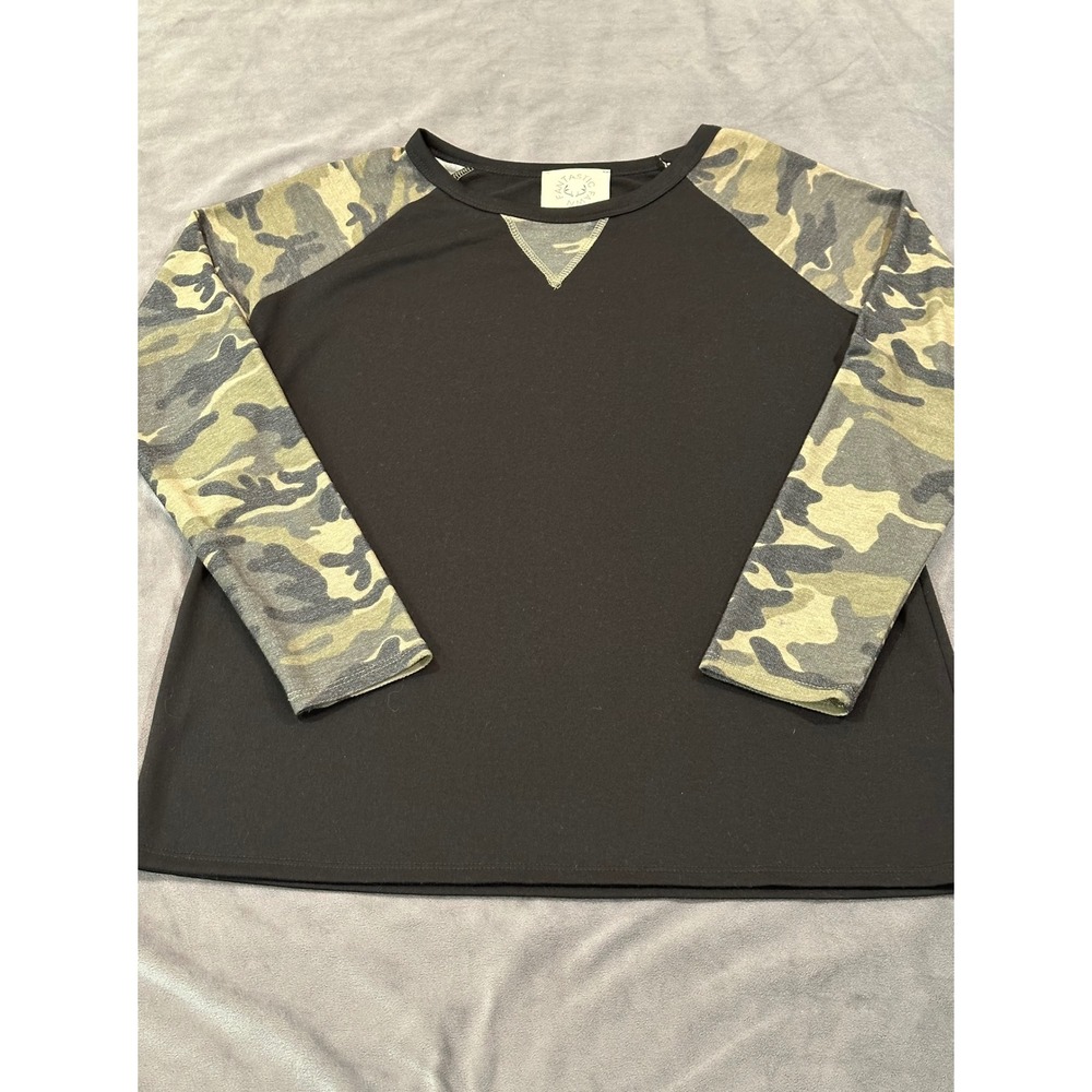 Fantastic Fawn Camo Raglan Long Sleeve Top Black Camouflage Medium